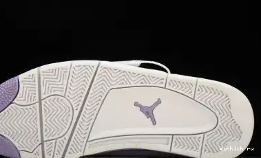 - RETRO JORDAN 4 SB 0605